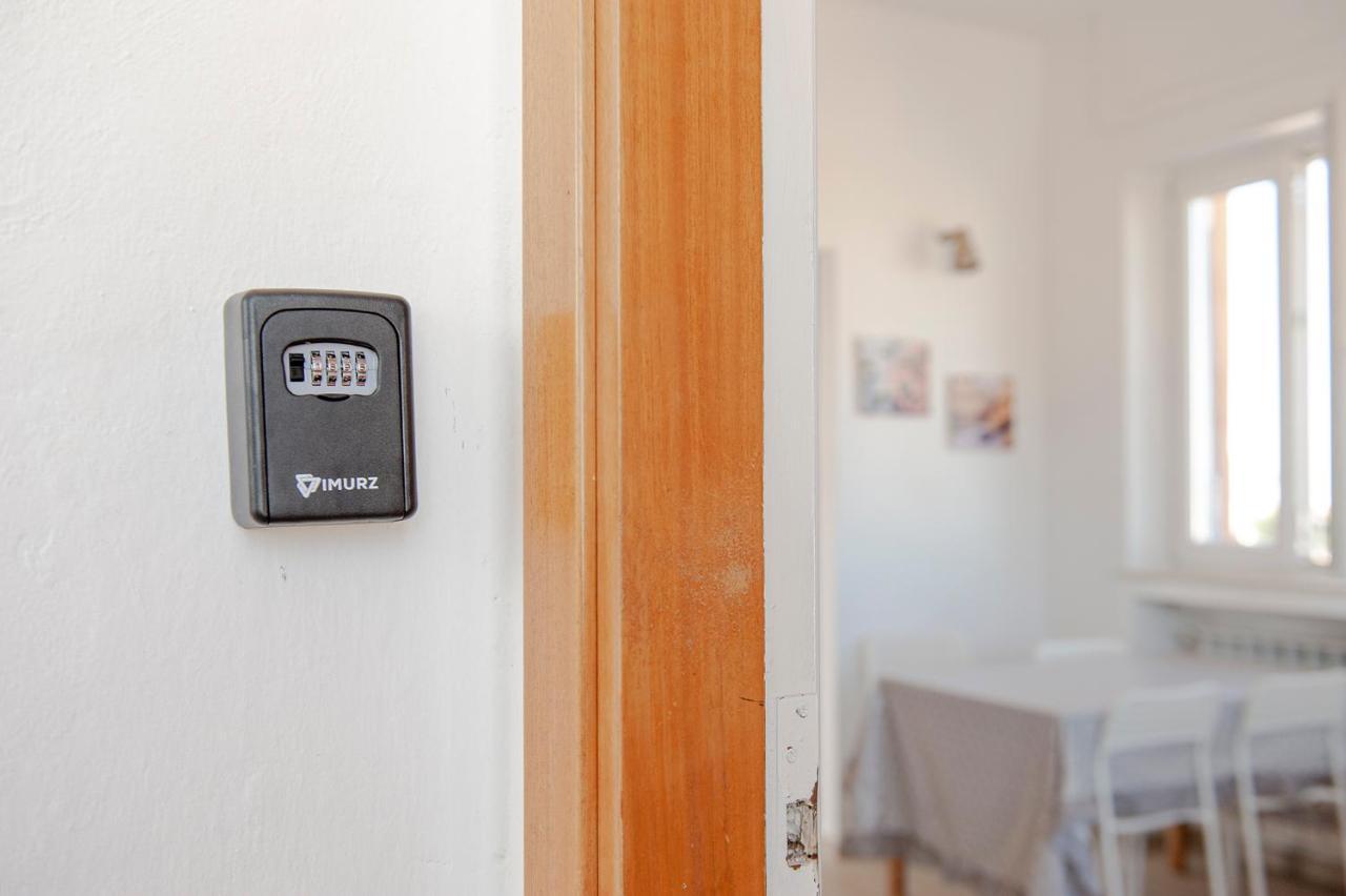 Suite Attico In Centro - Parcheggio Gratuito ลีวอร์โน ภายนอก รูปภาพ