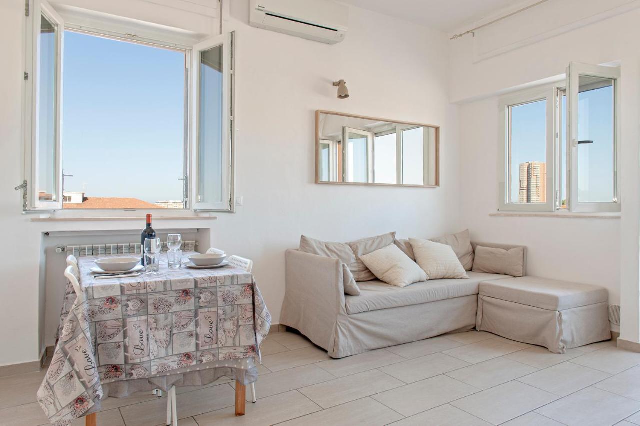Suite Attico In Centro - Parcheggio Gratuito ลีวอร์โน ภายนอก รูปภาพ